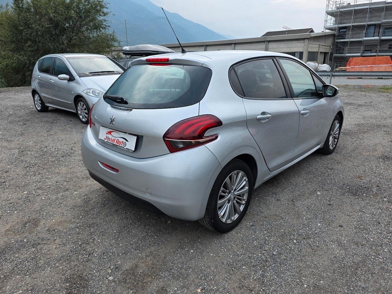 Peugeot 208 1.2 5 porte
