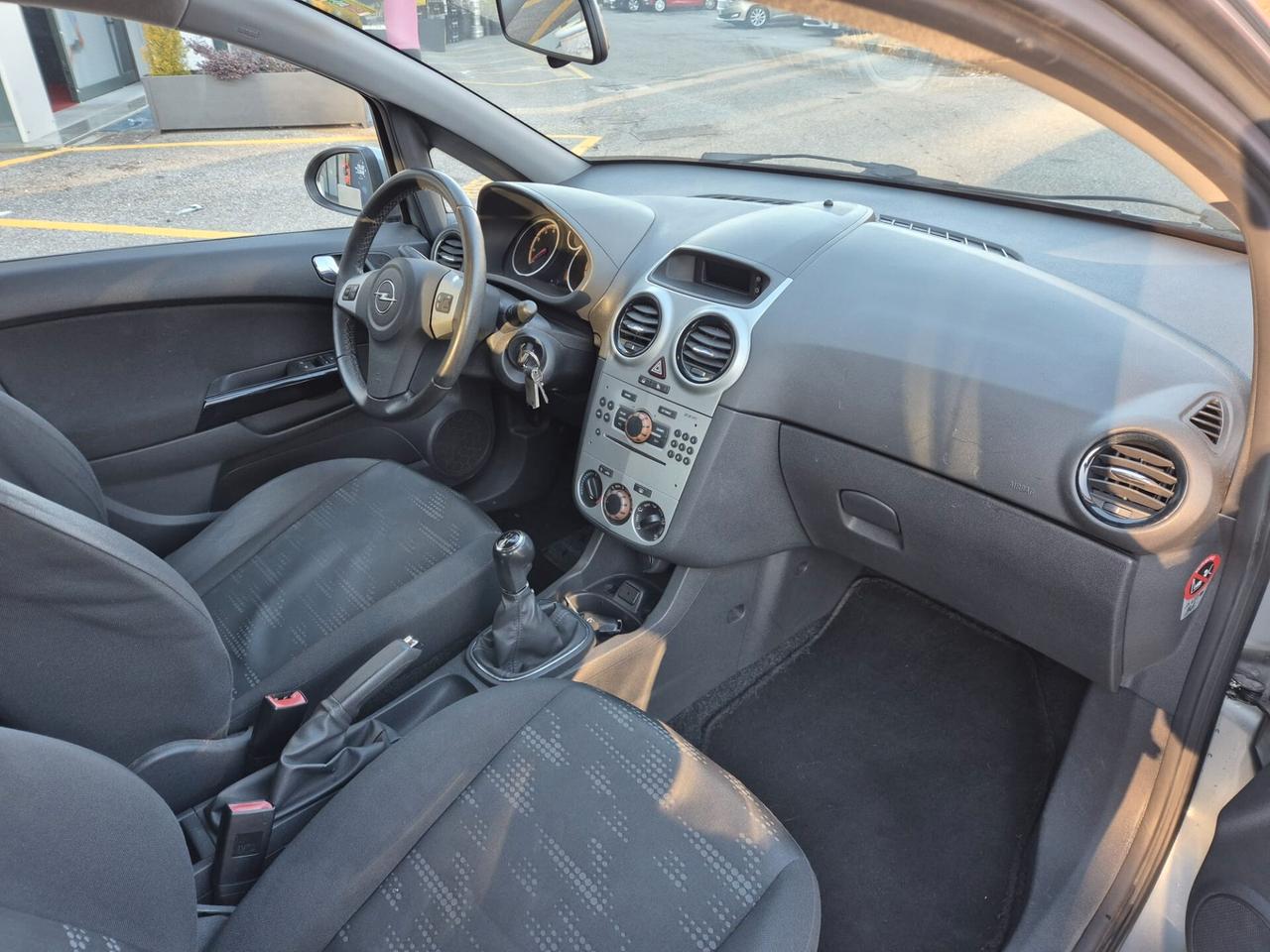 Opel Corsa 1.2 5 porte Sport *NEOPATENTATI*