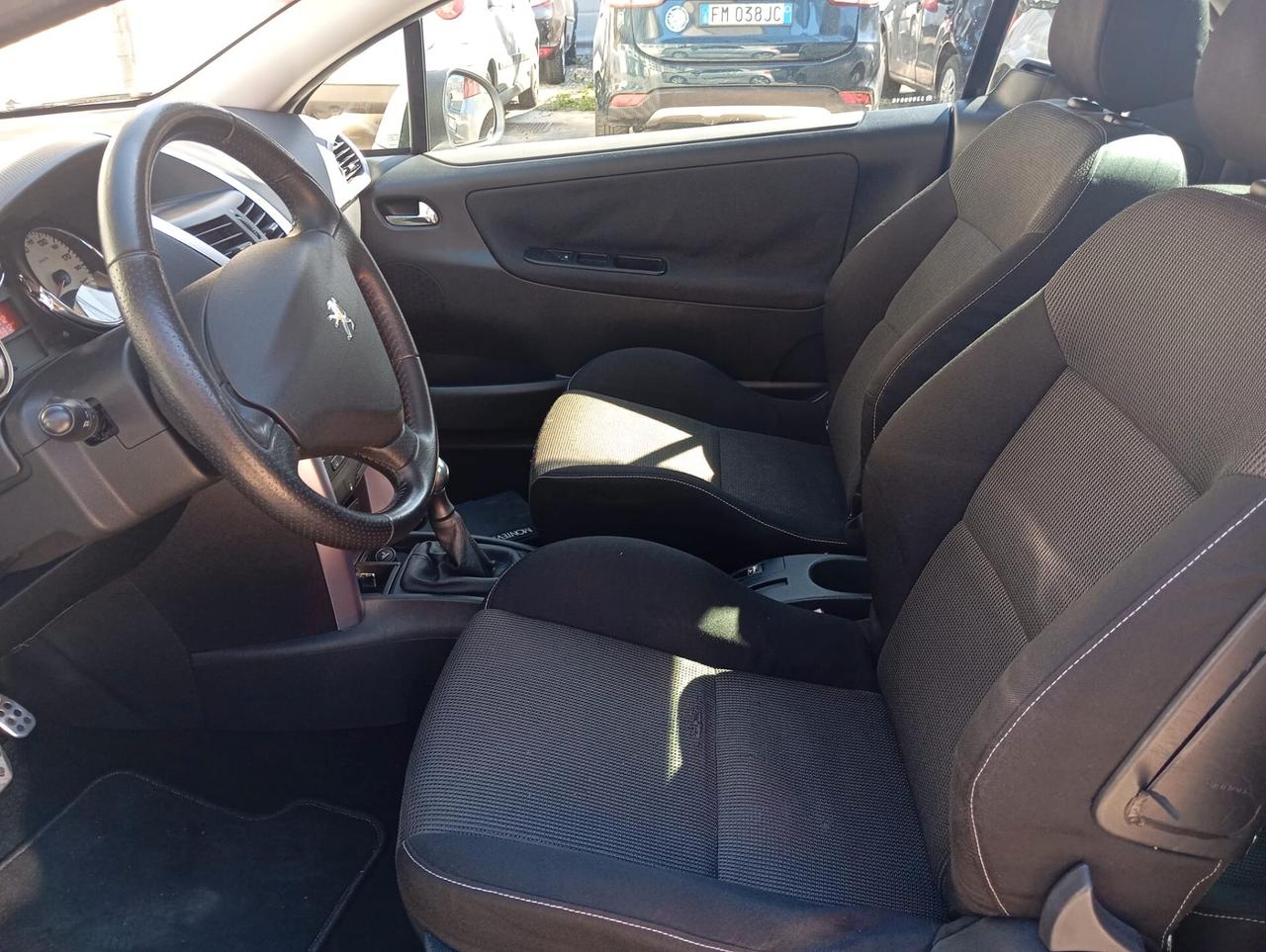 Peugeot 207 1.6 VTi 120CV CC Féline cabriolet