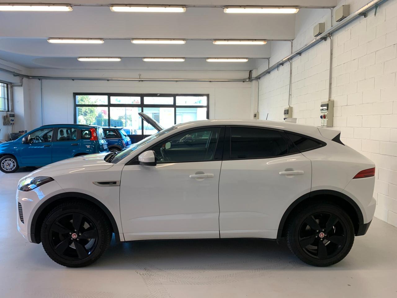 Jaguar E-Pace 2.0D 180 CV AWD aut. R-Dynamic