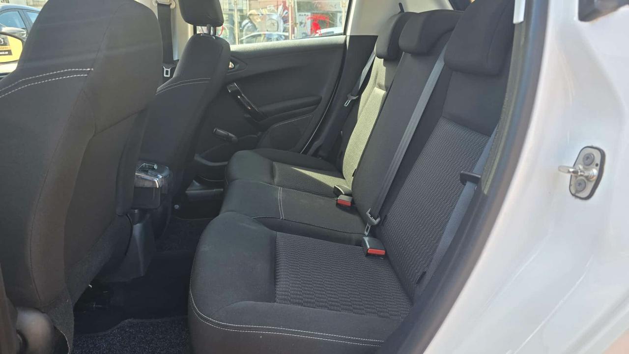 Peugeot 208 BlueHDi 75 5 porte allure