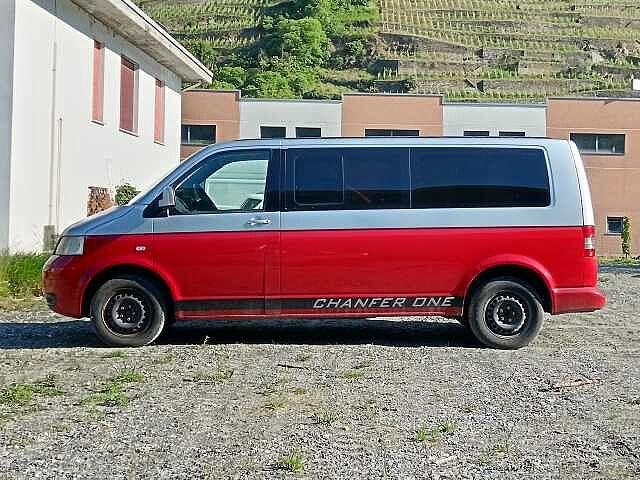Volkswagen Transporter 2.5 TDI/130CV PL Kombi 9 posti