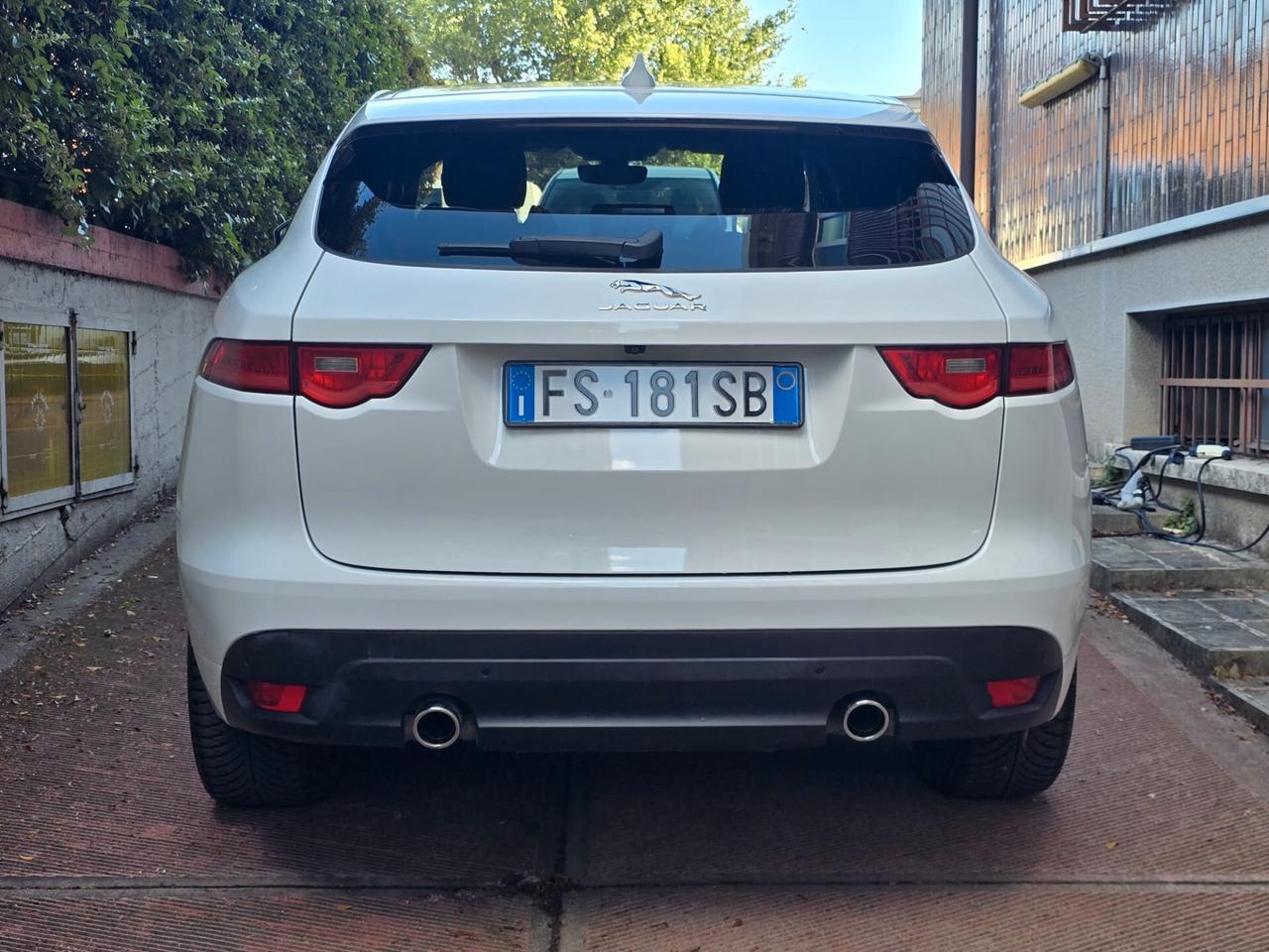 Jaguar F-Pace 3.0 D V6 300 CV AWD aut. R-Sport