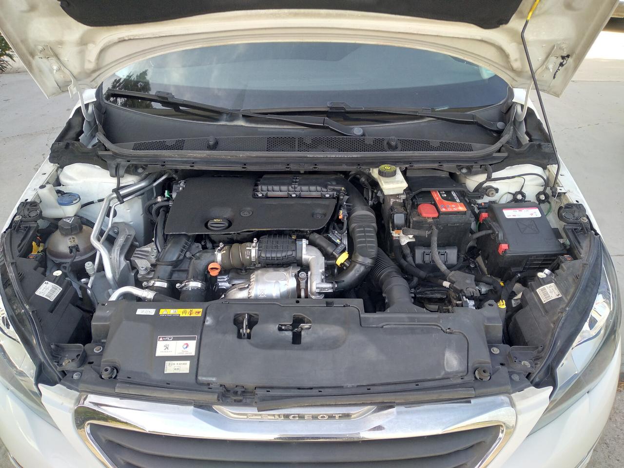 Peugeot 308 BlueHDi 100 S&S Business