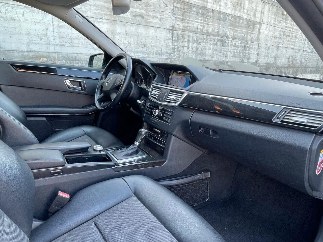 Mercedes-benz E 220 CDI BlueEFFICIENCY Avantgarde