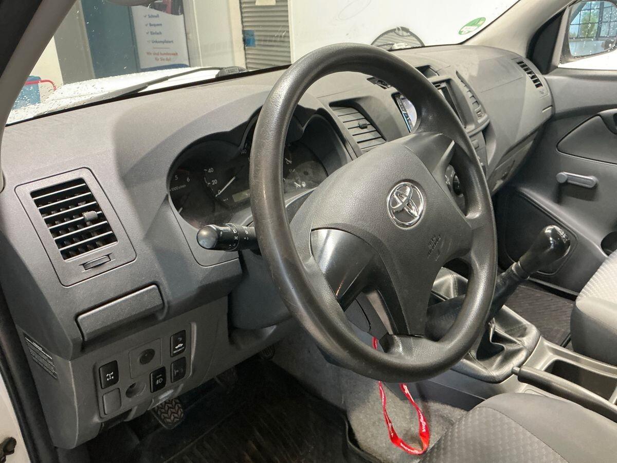Toyota Hilux 2.5 D-4D 4WD 4p. Double Cab GX 4x4