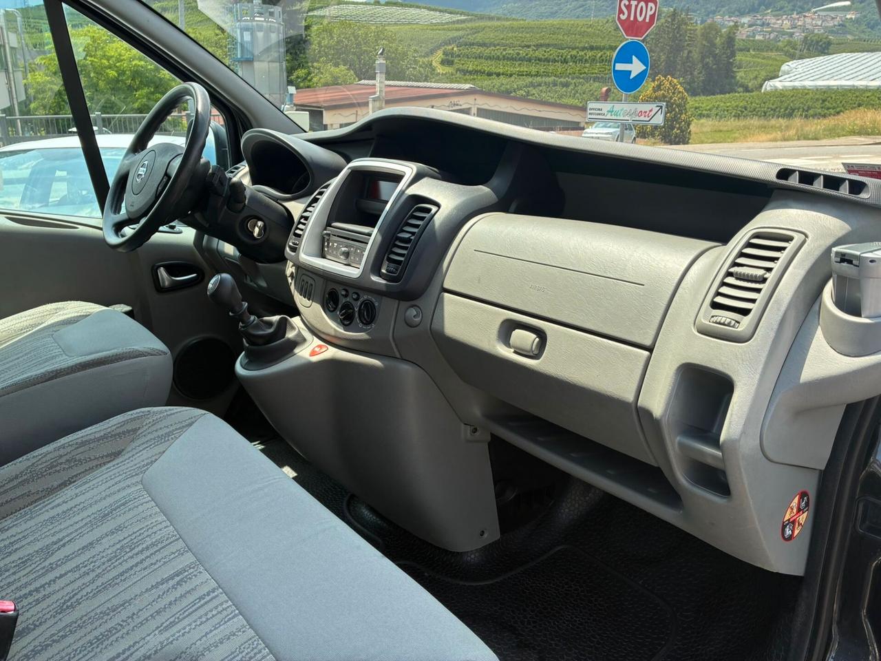 Nissan Primastar 2.0 DCI 115CV 9 POSTI