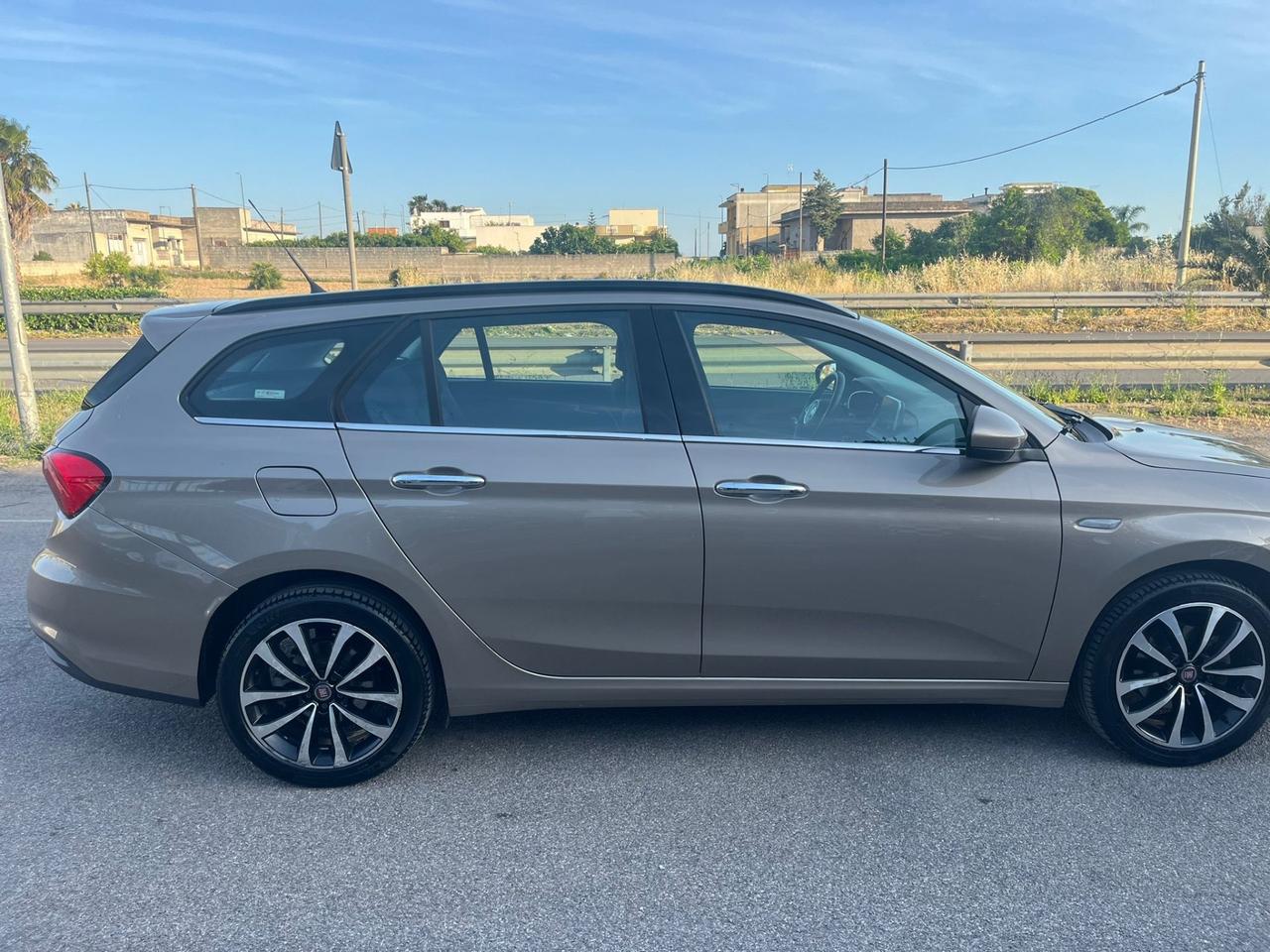 Fiat Tipo 1.4 GPL SW Lounge Unipro 2017