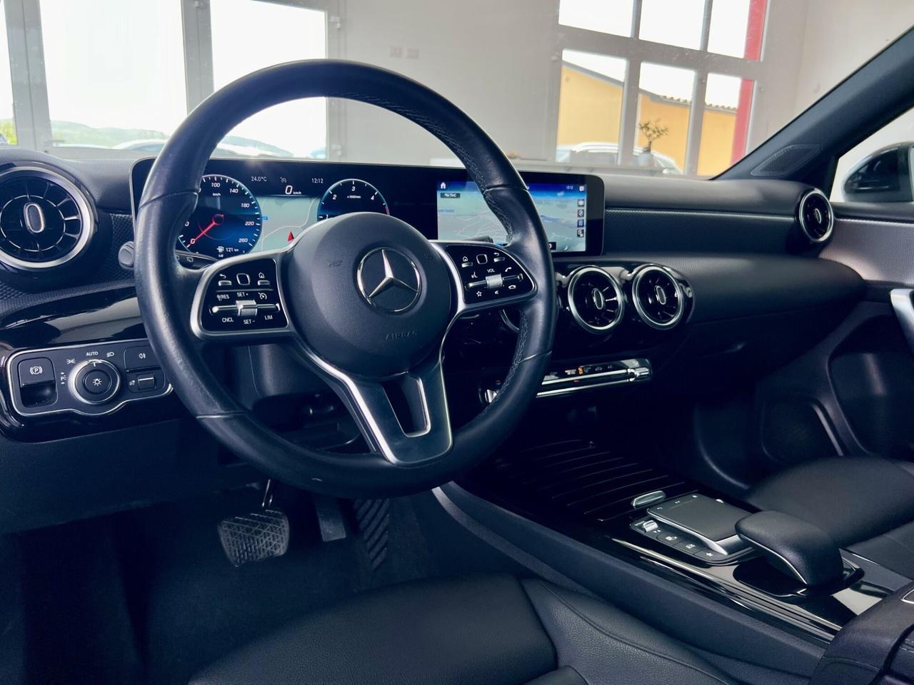 MERCEDES-BENZ A 180 d Aut. Business Extra - 2020