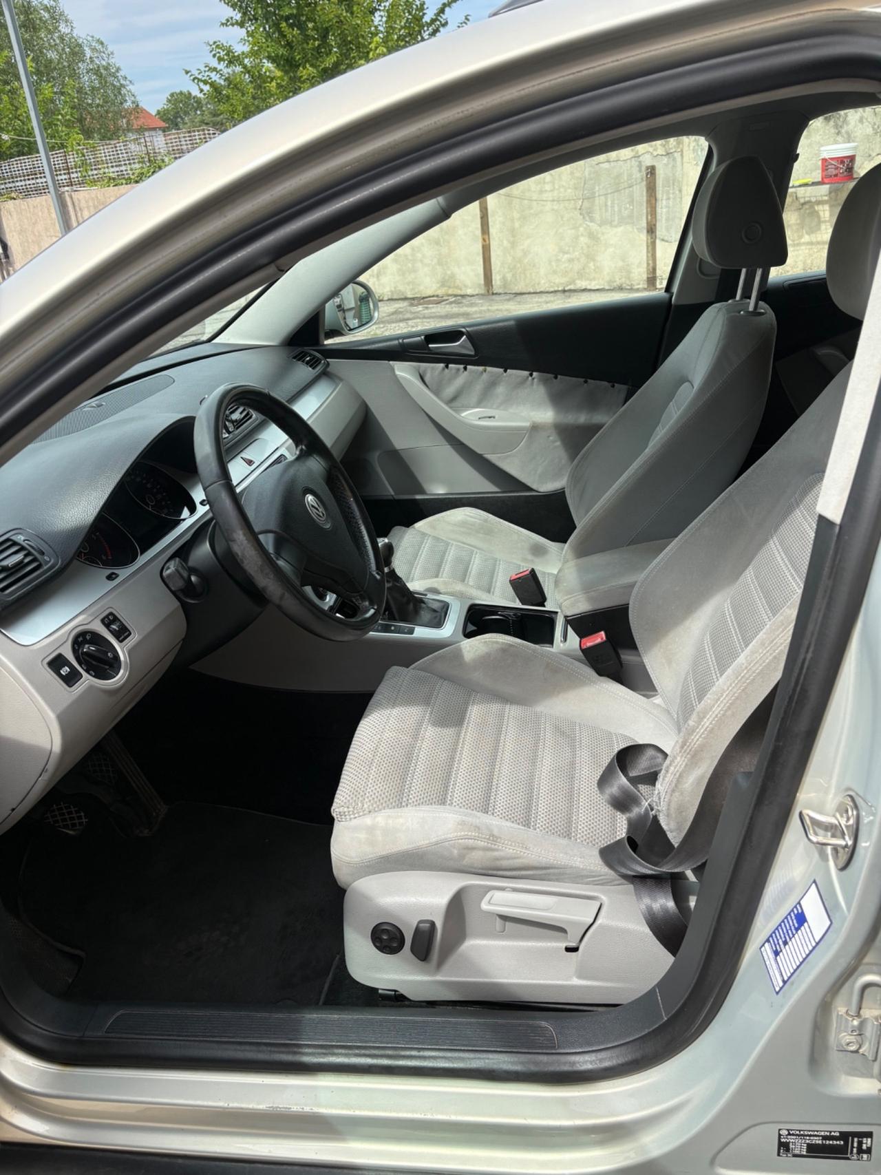 Volkswagen Passat 2.0 TDI . Highline