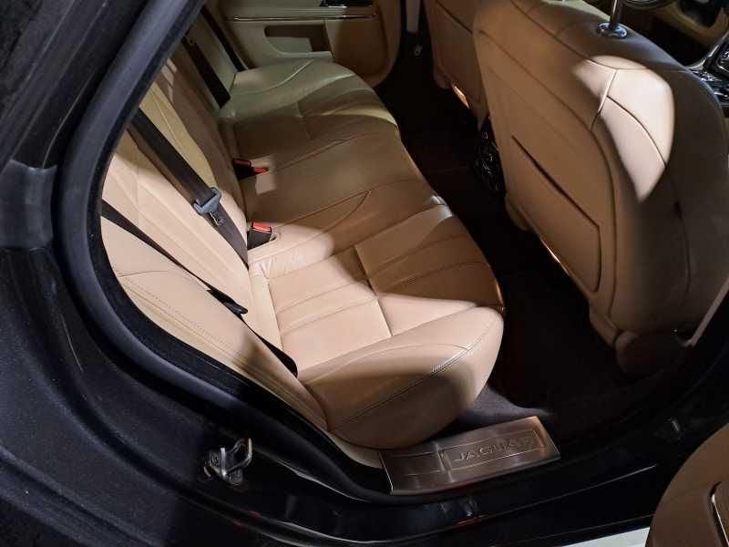 Jaguar XJ 3.0d V6 Portfolio auto my13