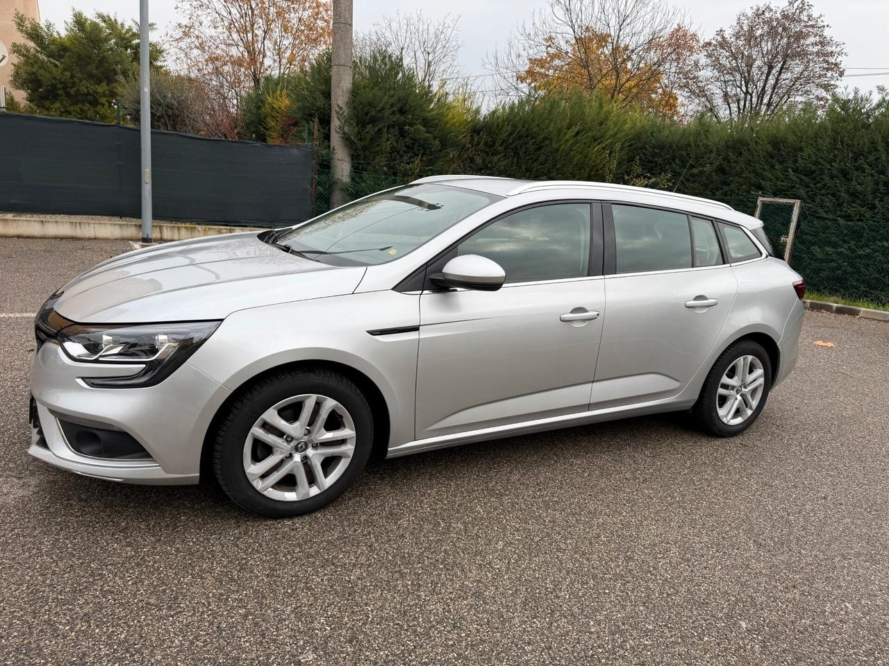 Renault Megane Sporter 1.5 dci - NEOP. - 12 MESI DI GARANZIA -