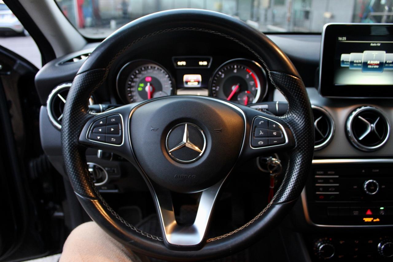 Mercedes-benz GLA 200 d Automatic Sport RETROCAMERA CRUISE CONTROL CLIMA AUTO