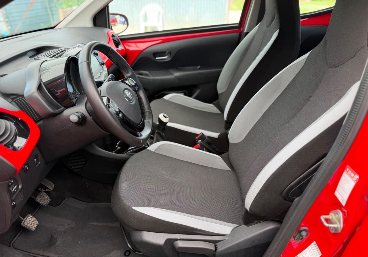 Toyota Aygo 1.0 VVT-i 69 CV 5 porte x-play