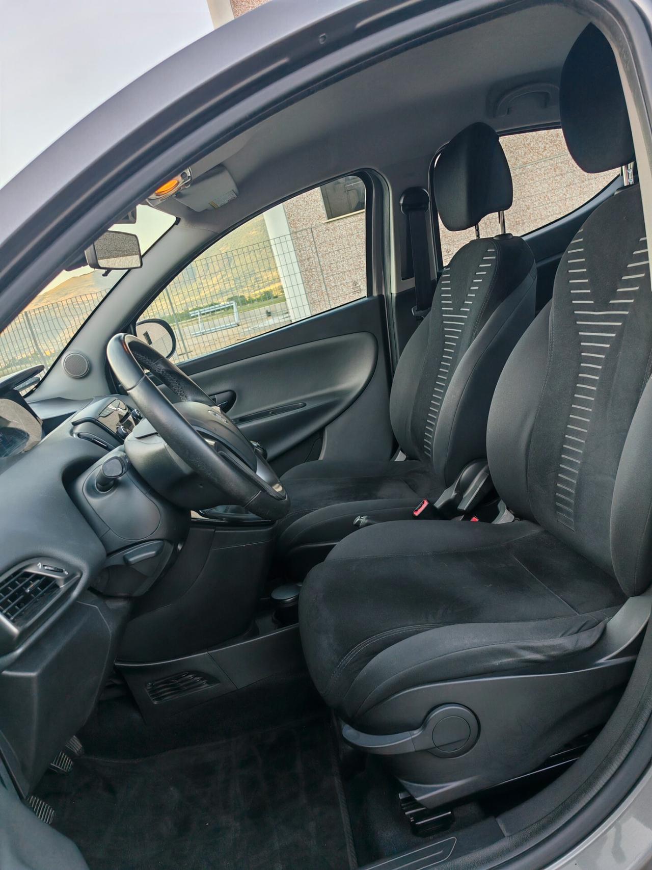 Lancia Ypsilon 1.2 69 CV Platinum