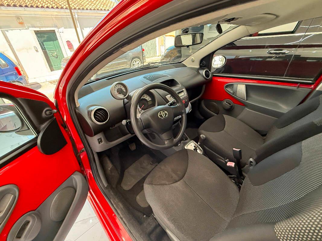 Toyota Aygo TOYOTA AYGO 1.0 Sol Red Edition 5p AUTOMATICA