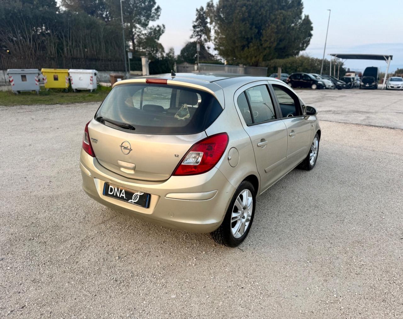 Opel Corsa 1.2 Benzina Metano unipropr. NEOPATENTATI