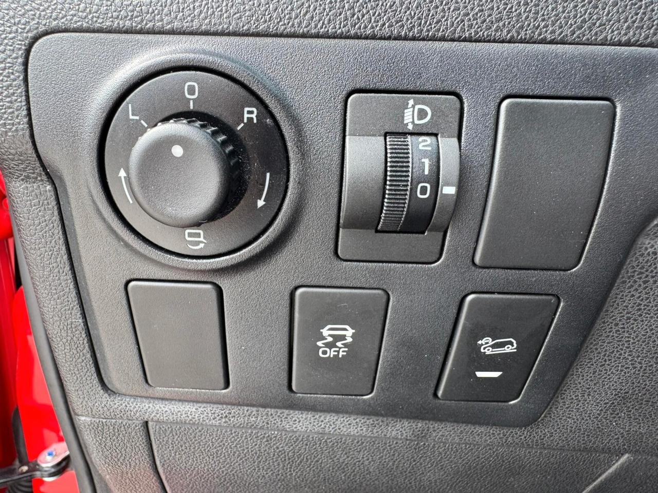 MAHINDRA KUV 100 K8 1.2 VVT 83CV 2025!!! GPL DI SERIE !!!