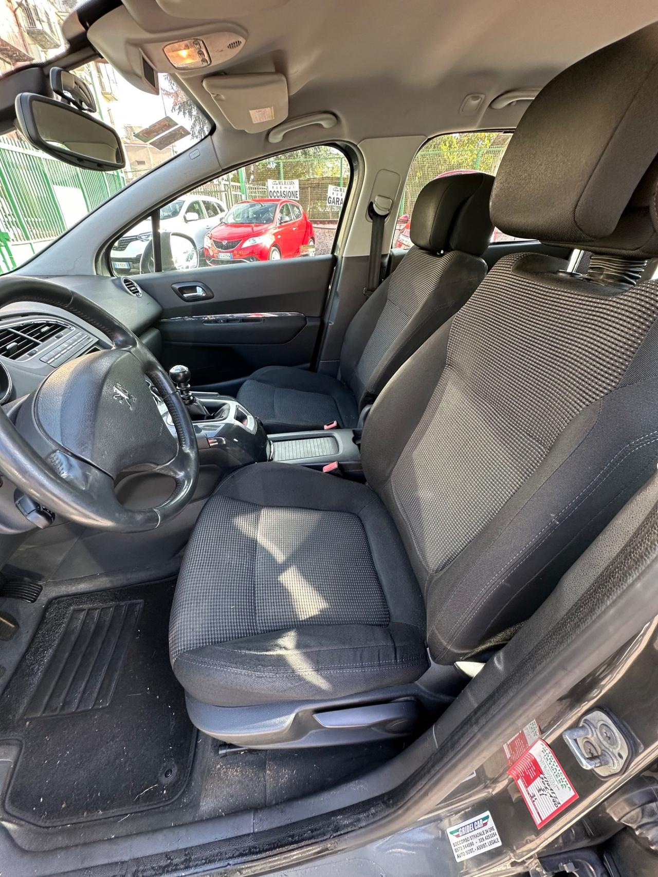 Peugeot 5008 2.0 HDi 150CV Féline