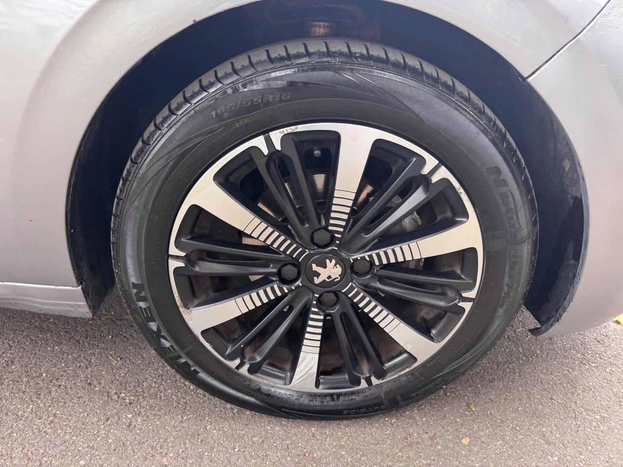Peugeot 208 1.5 HDI NEOPATEN GARANZIA 12 MESI