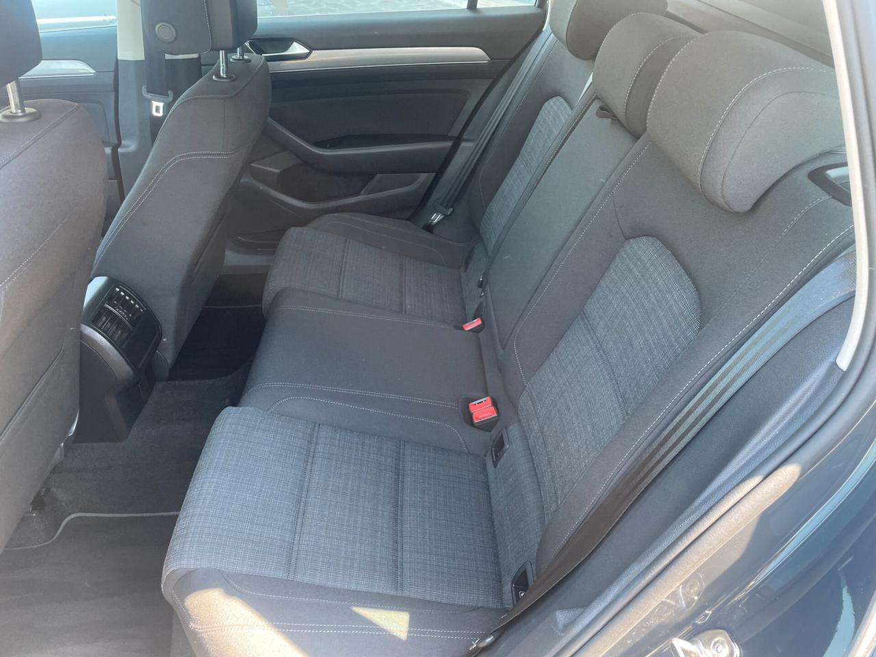 Volkswagen Passat Var. 2.0 TDI SCR EVO DSG Business PREZZO REALE
