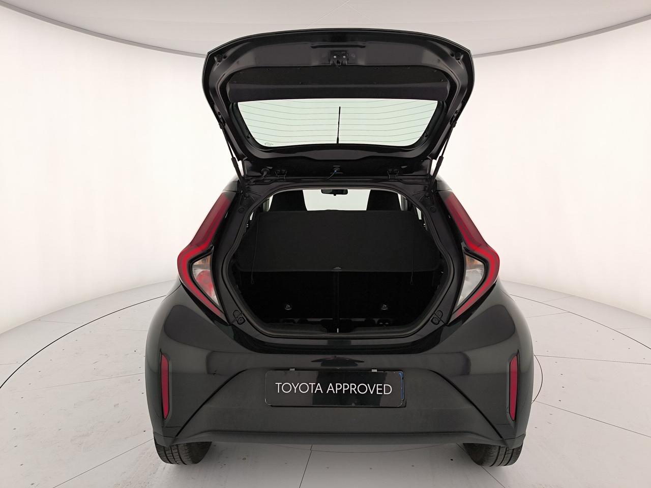 Toyota Aygo x 1.0 active 72cv