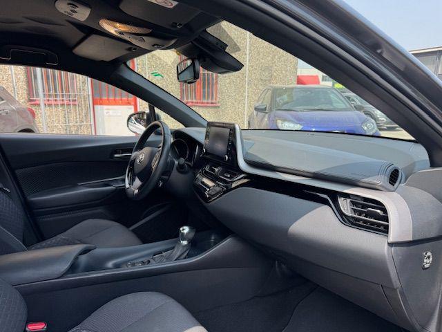 TOYOTA C-HR 1.8 Hybrid E-CVT Business