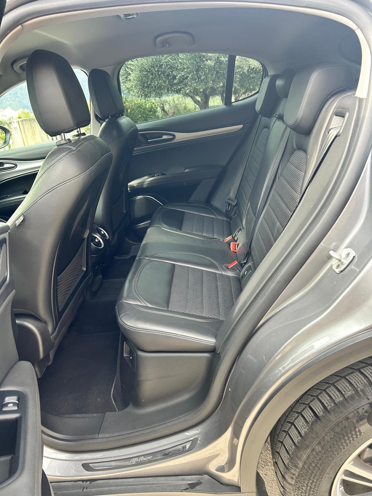 Alfa Romeo Stelvio 2.2 Turbodiesel 210 CV AT8 Q4 Super