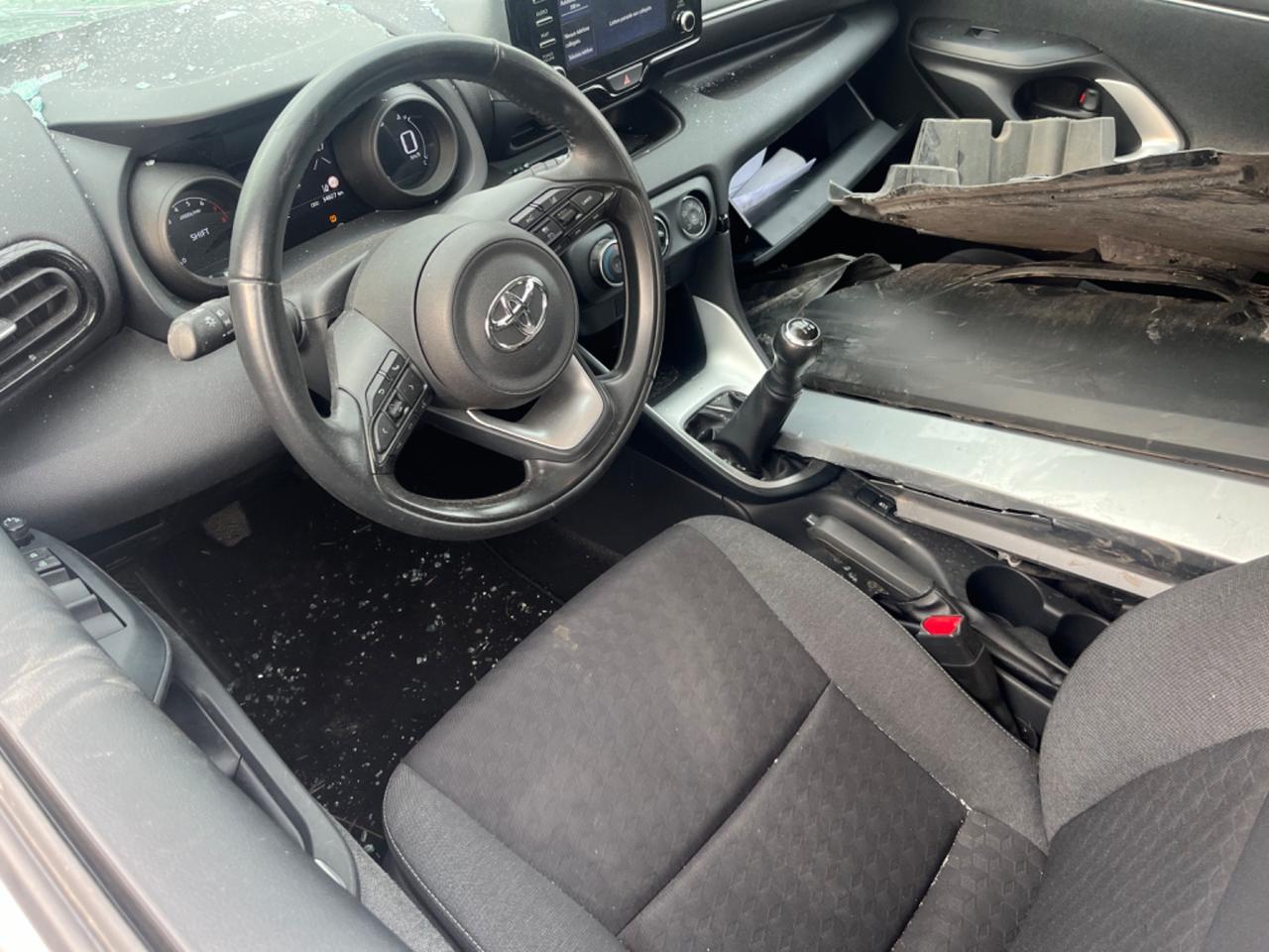 Toyota Yaris 1.0 5 porte 2022 sinistrata