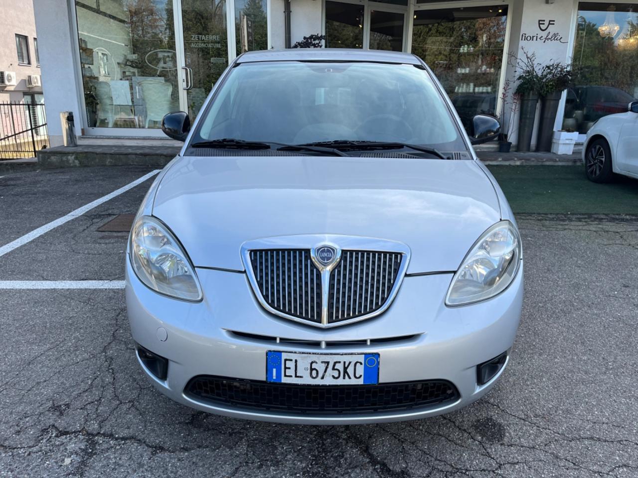 Lancia Ypsilon 1.2 69 CV Unyca