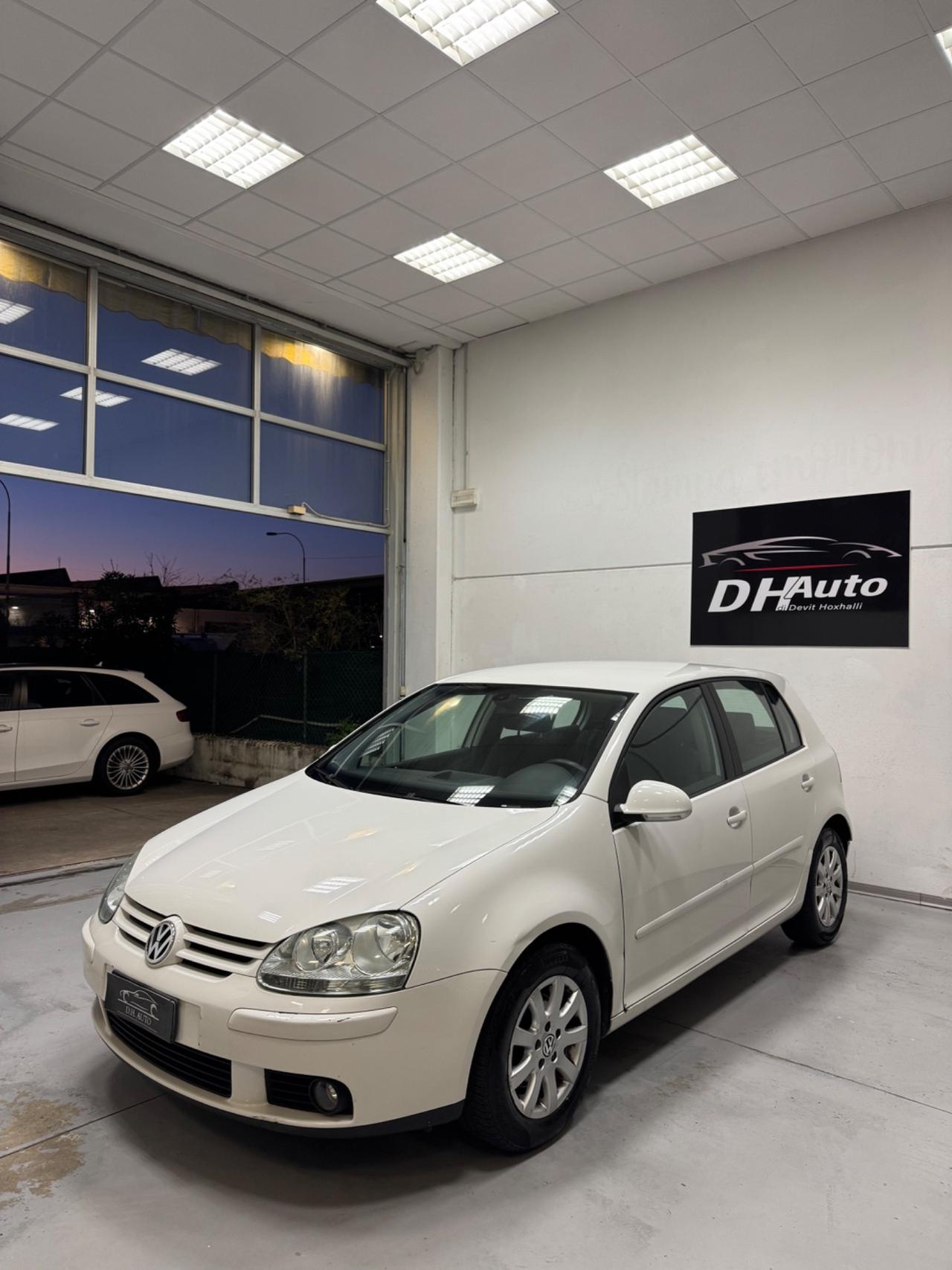 Volkswagen Golf 1.6 16V FSI 5p. Sportline