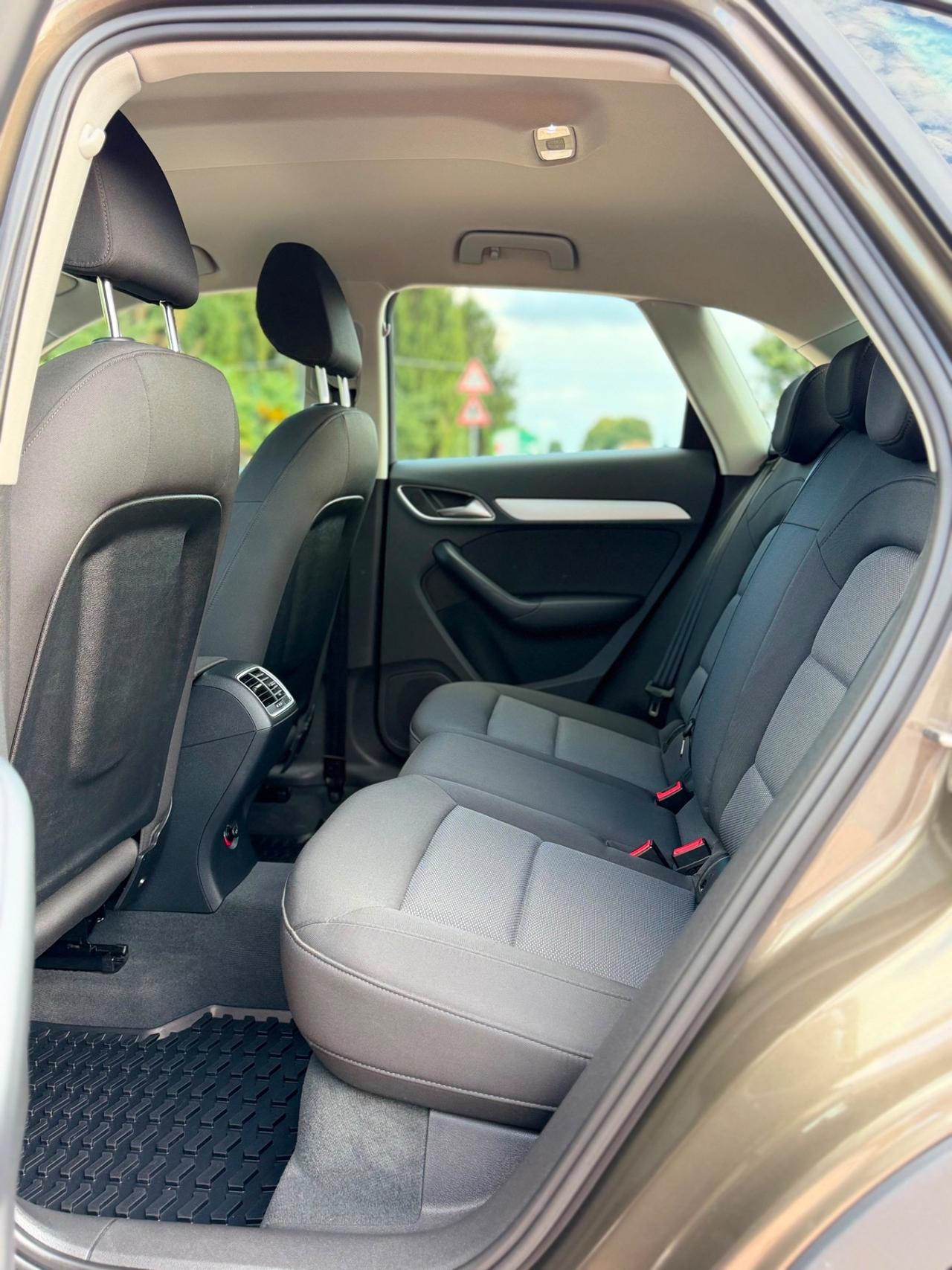 Audi Q3 2.0 TDI 120 CV Business