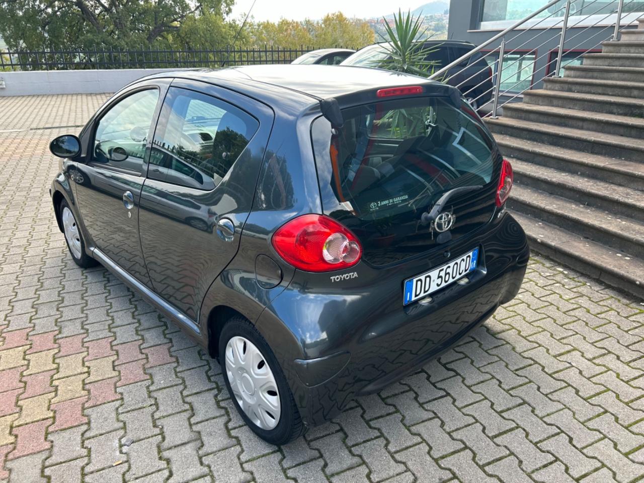 Toyota Aygo 1.0 12V VVT-i 5 porte Sol