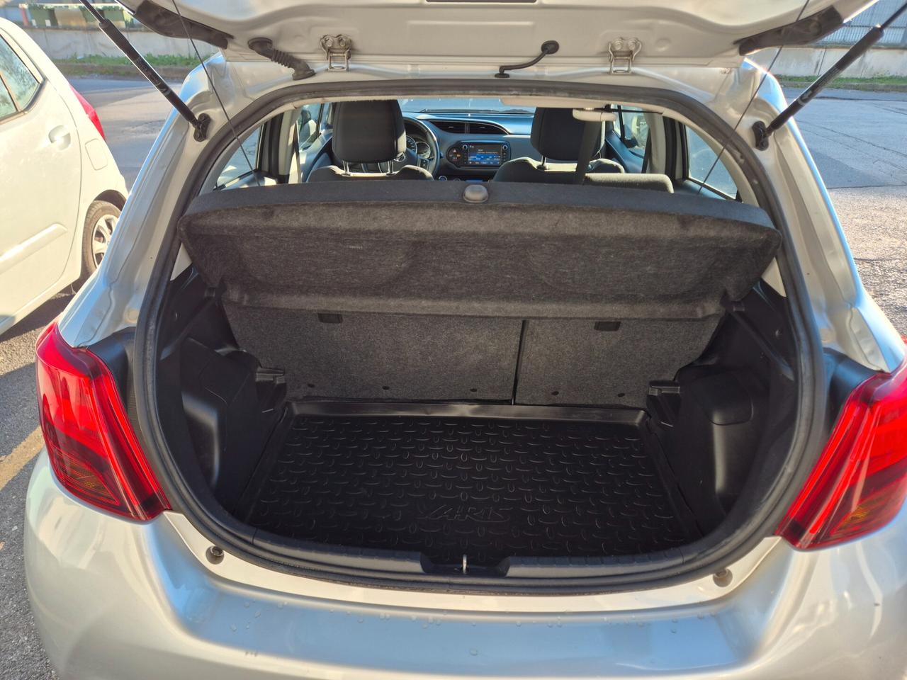 Toyota Yaris 1.5 Hybrid 5 porte Business