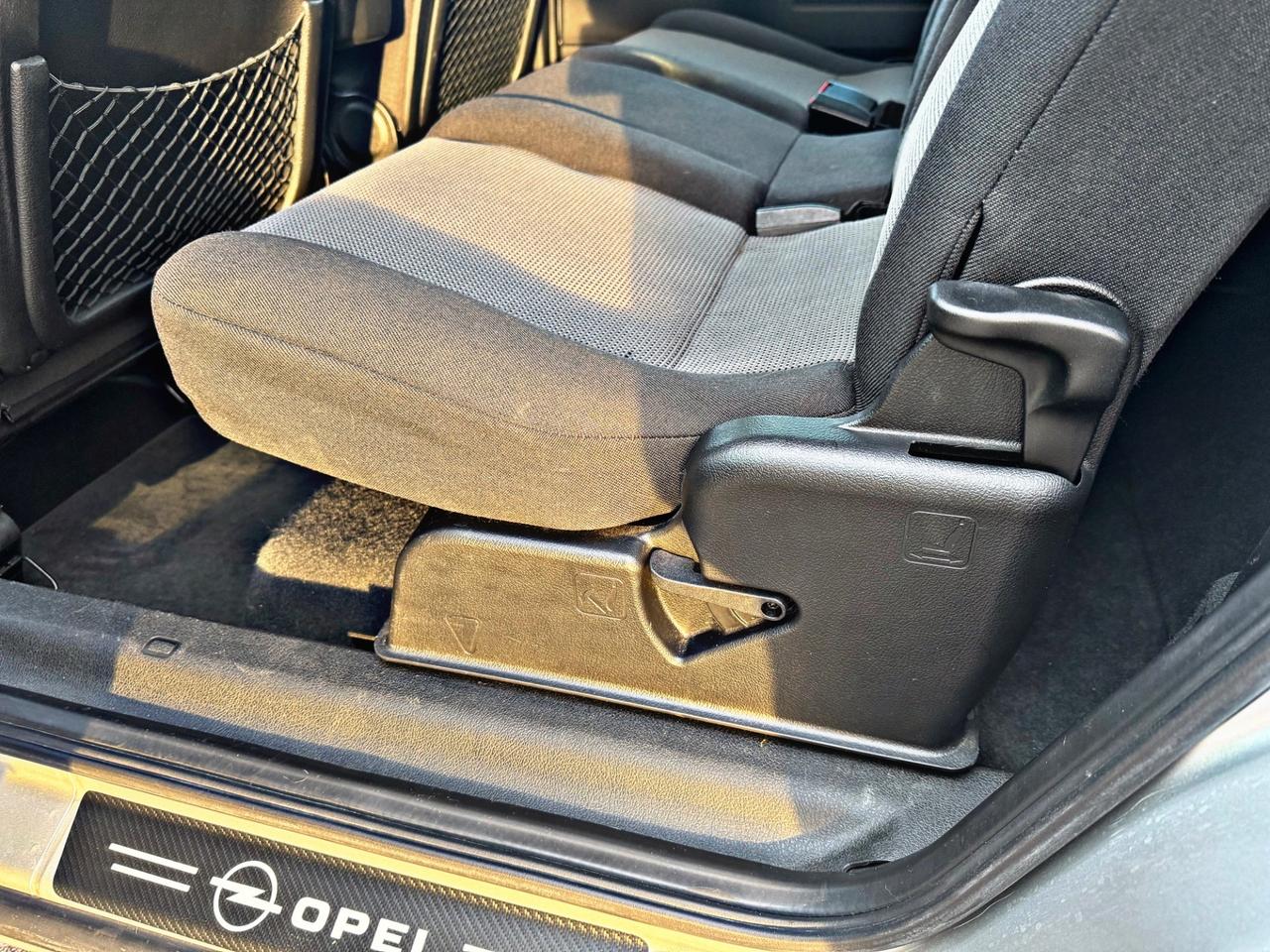 Opel Zafira 2.0 16V DTI cat Club