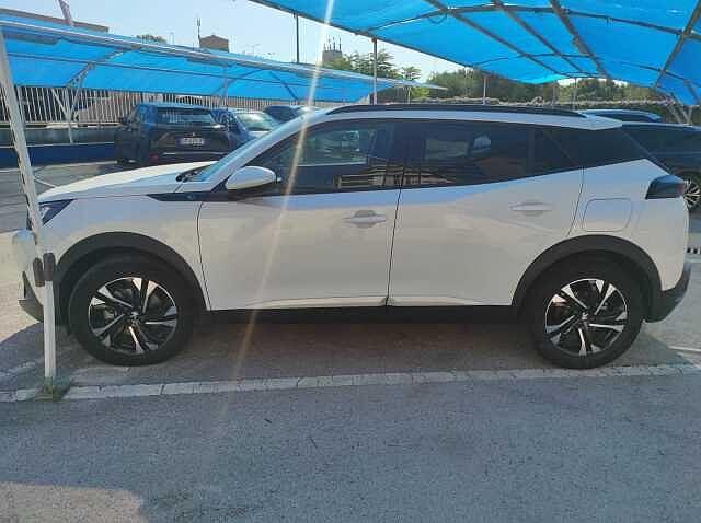 Peugeot 2008 motore elettrico 136 CV Allure Pack