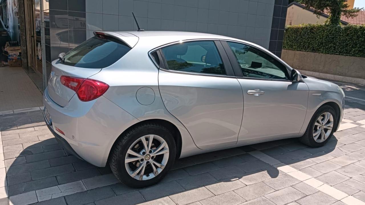 Alfa Romeo Giulietta 1.6 JTDm-2 105 CV Progression