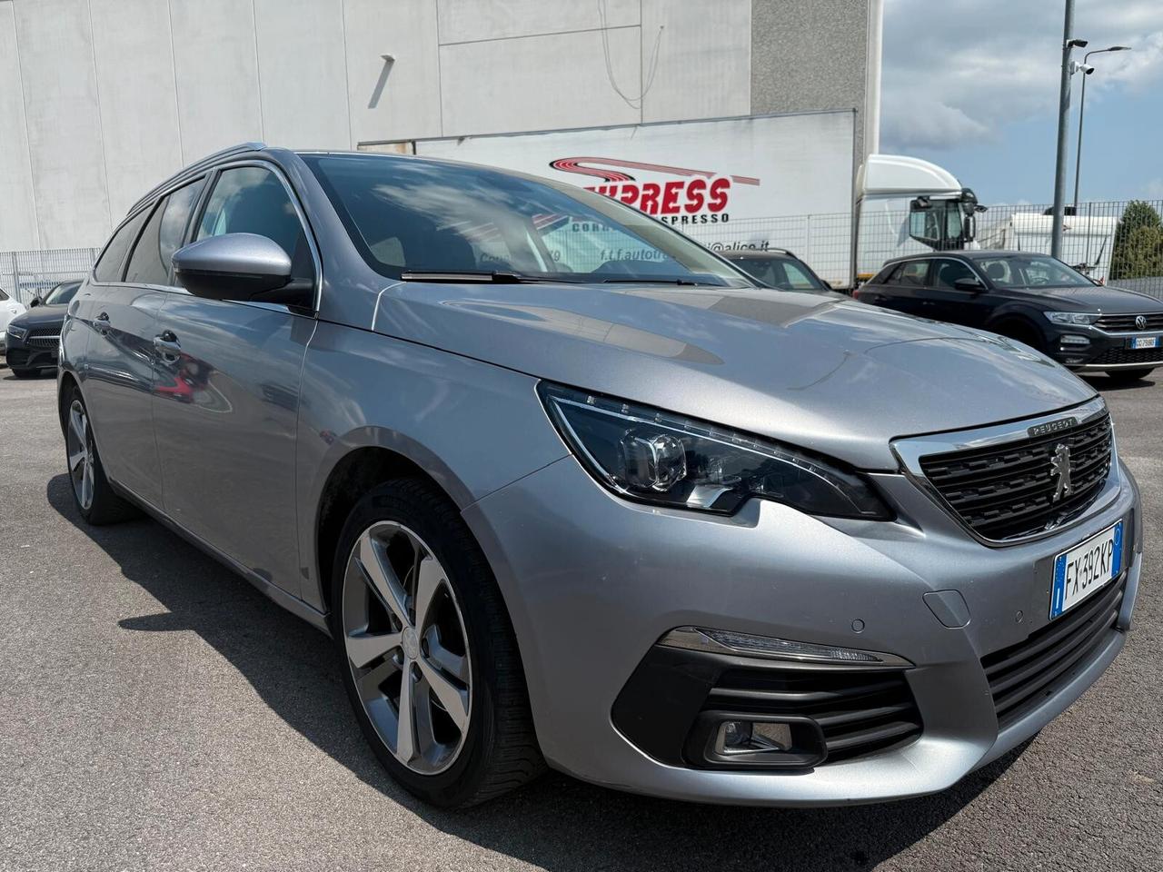 Peugeot 308 BlueHDi 120 S&S EAT6 SW Allure