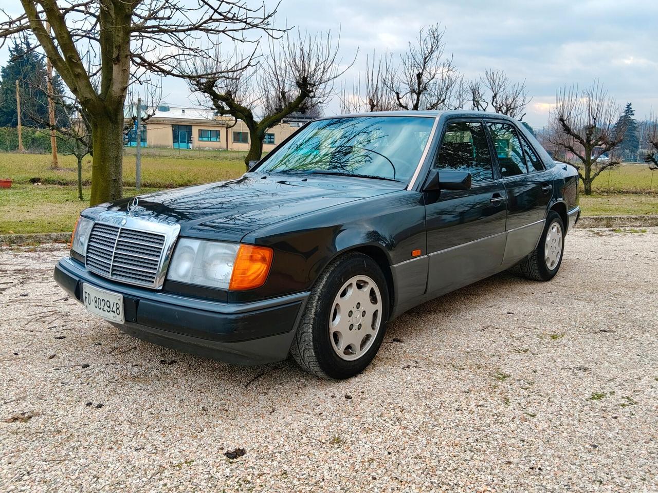 Mercedes-benz E200