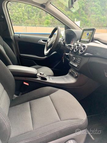 MERCEDES-BENZ B 200 d Automatic 4Matic Executive