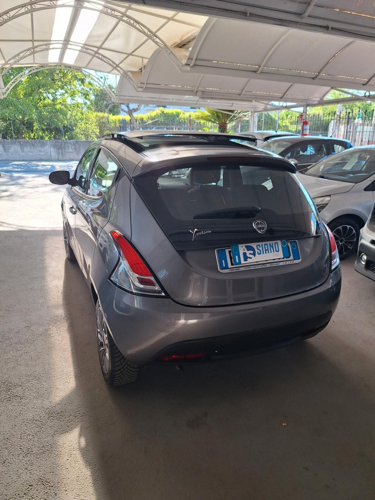 Lancia Ypsilon 0.9 TwinAir 85 CV 5 porte S&S Platinum Tetto Panoramico Apribile