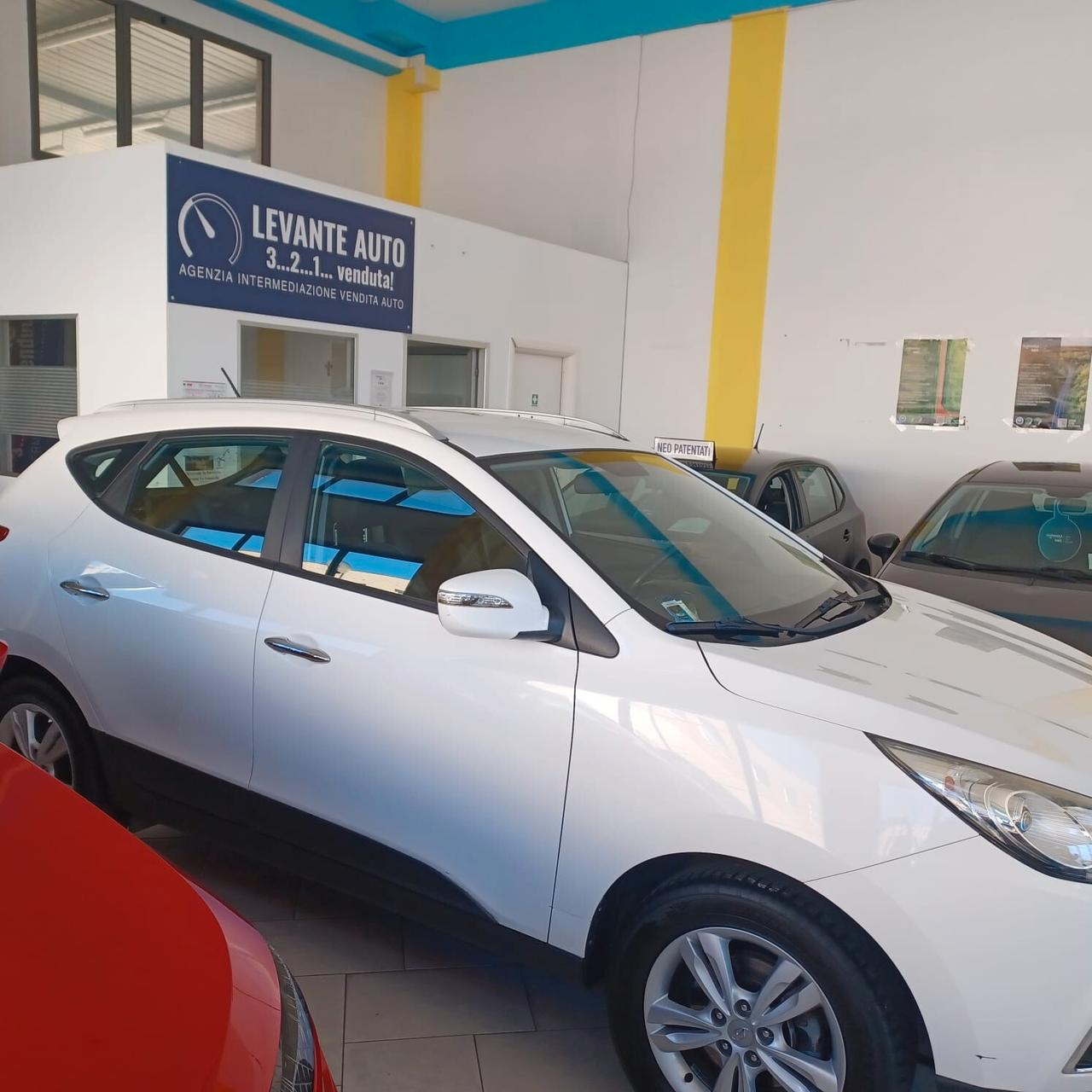 SEMBRA NUOVA HYUNDAI IX35 1.7 TDI