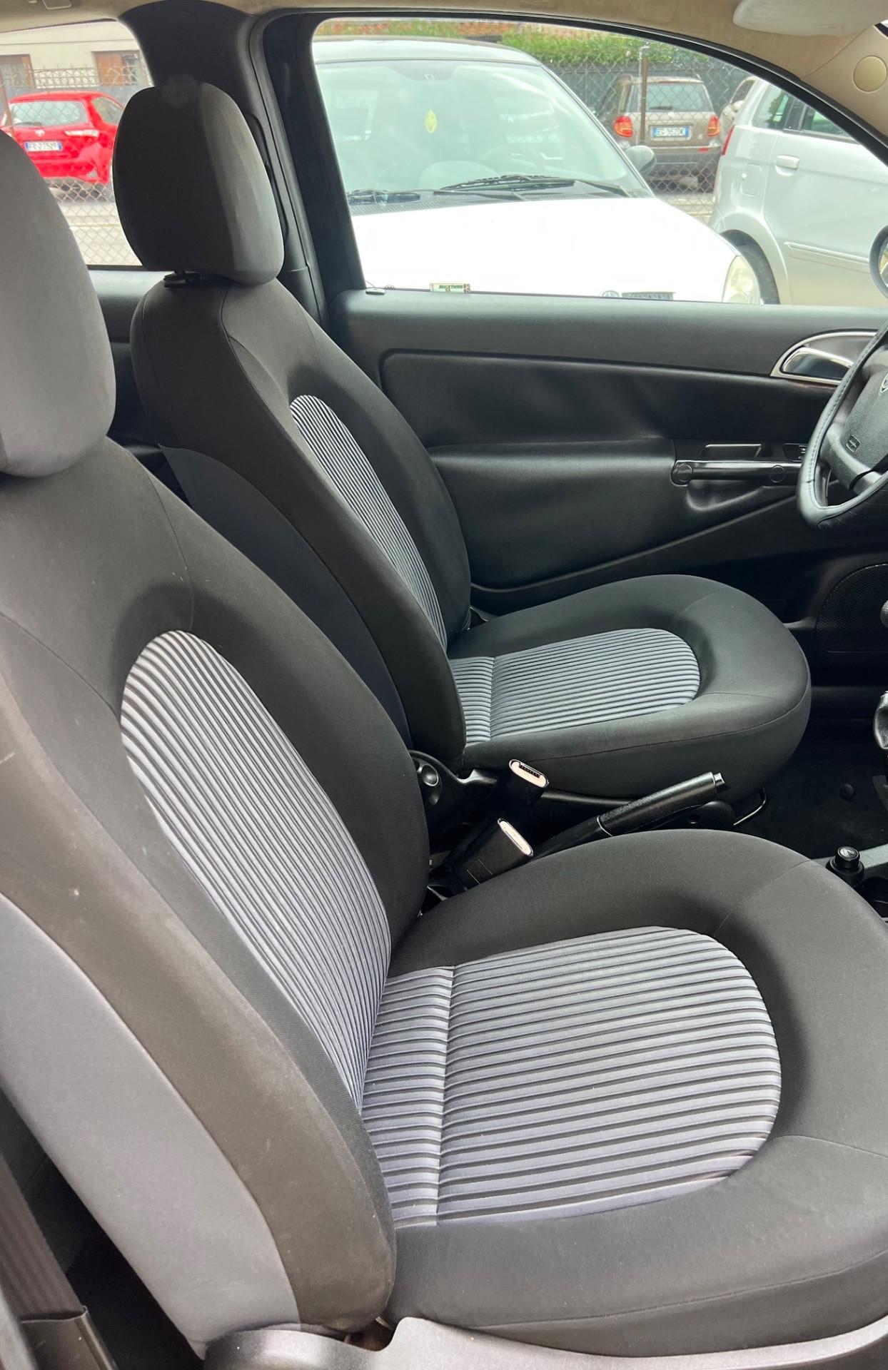 Lancia Ypsilon 1.2 Oro