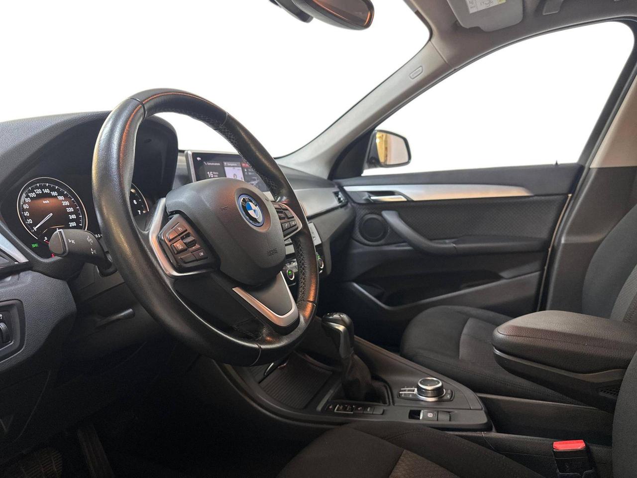 BMW X1 xDrive25e Advantage