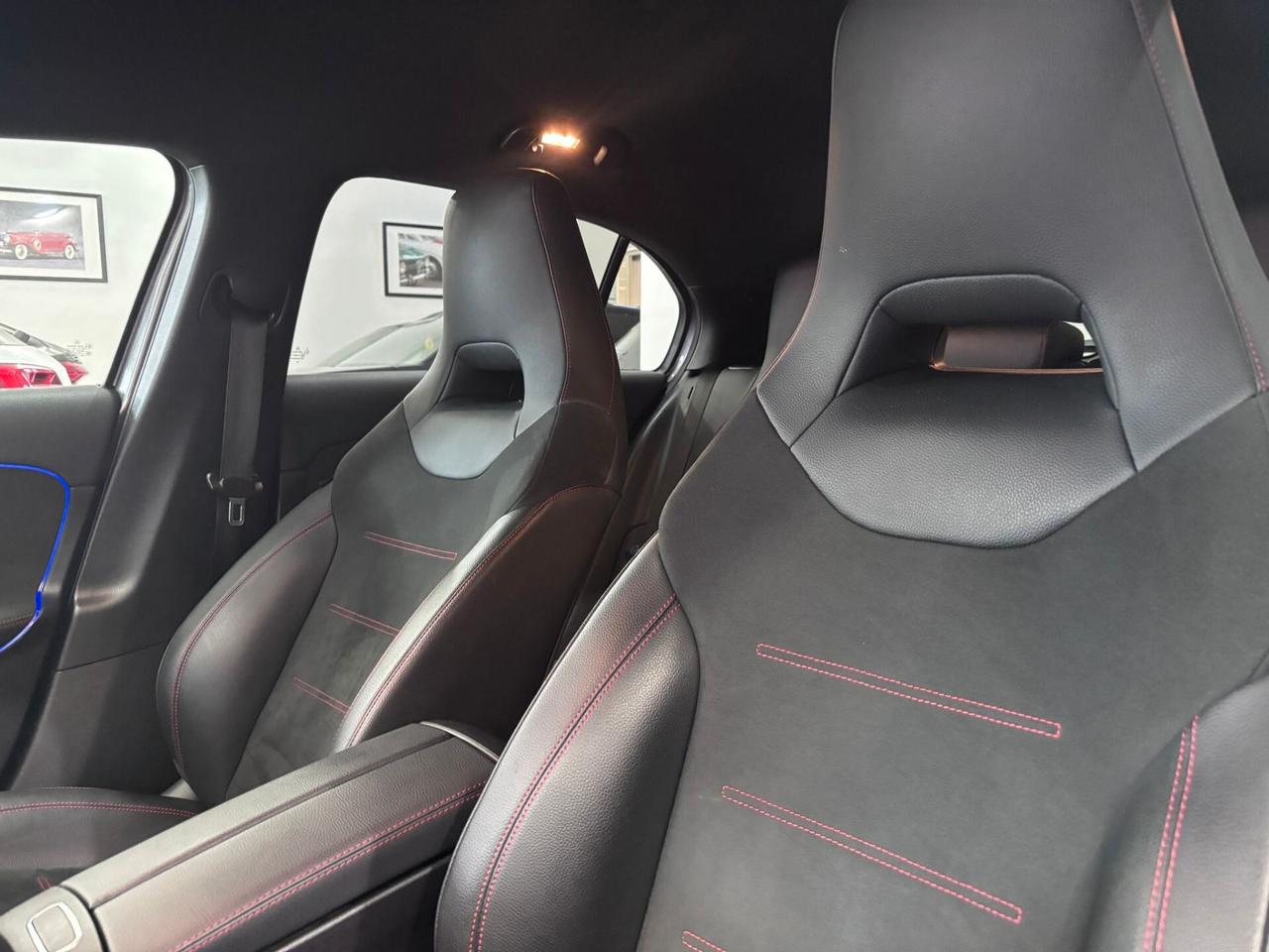 MERCEDES-BENZ A180D PREMIUM AMG LED-NAVI