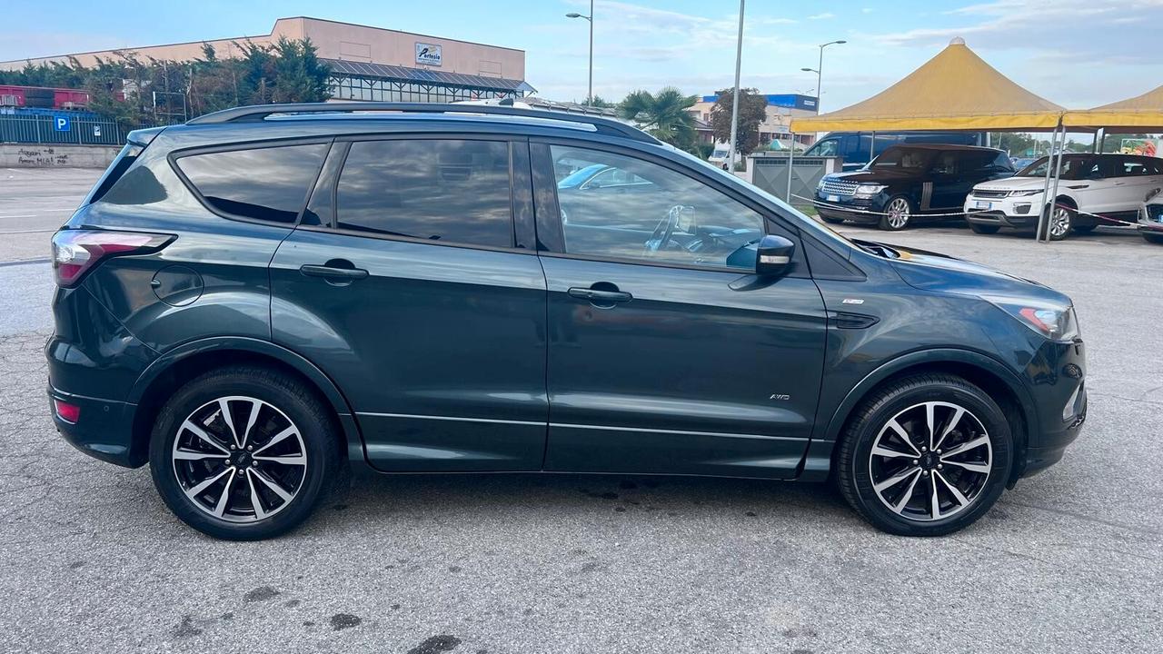 Ford Kuga 2.0 TDCI 150 CV S&S 4WD Powershift ST-Line