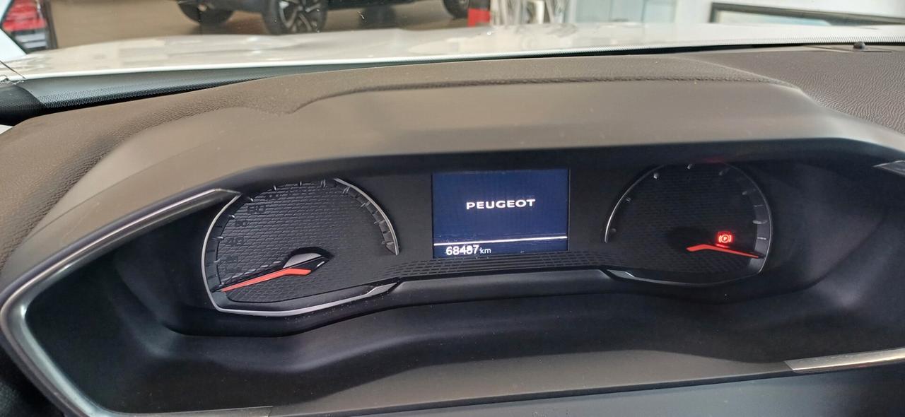 Peugeot 2008 PureTech 130 S&S Allure Navi Pack