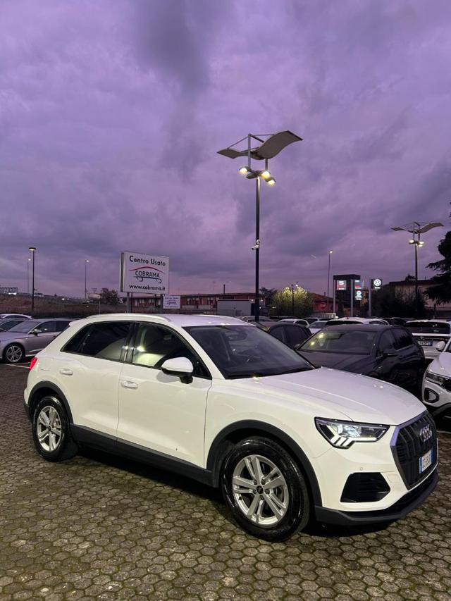 AUDI Q3 35 TDI S tronic Business