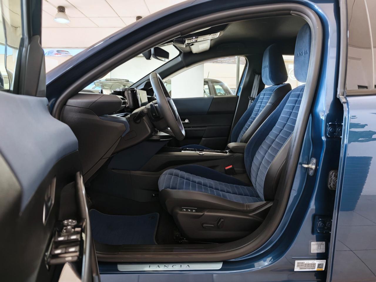 Lancia Ypsilon 1.2 Hybrid e-DCT Cassina 101cv 2025