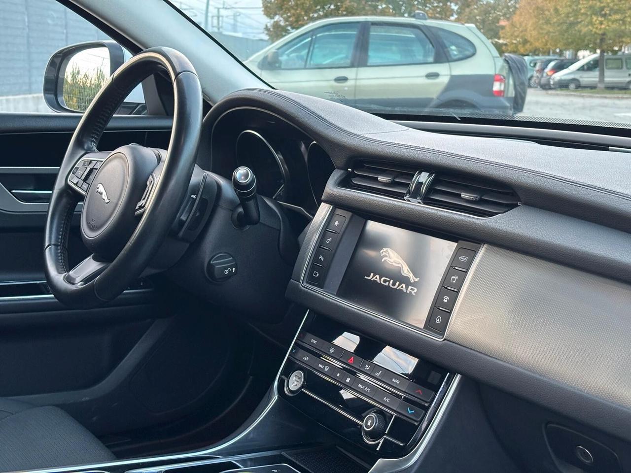 Jaguar XF Sportbrake 2.0 D 180 CV aut. Prestige